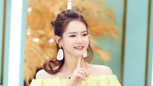 琉璃爆料戚薇视频,戚薇幕后花絮视频曝光，精彩瞬间引网友热议  第1张